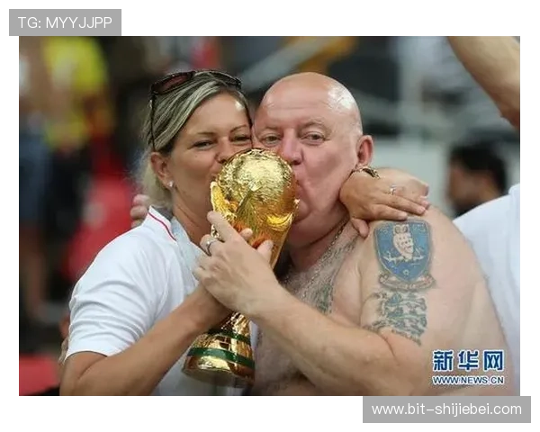 世界杯球迷如何在现场氛围中尽情释放热情